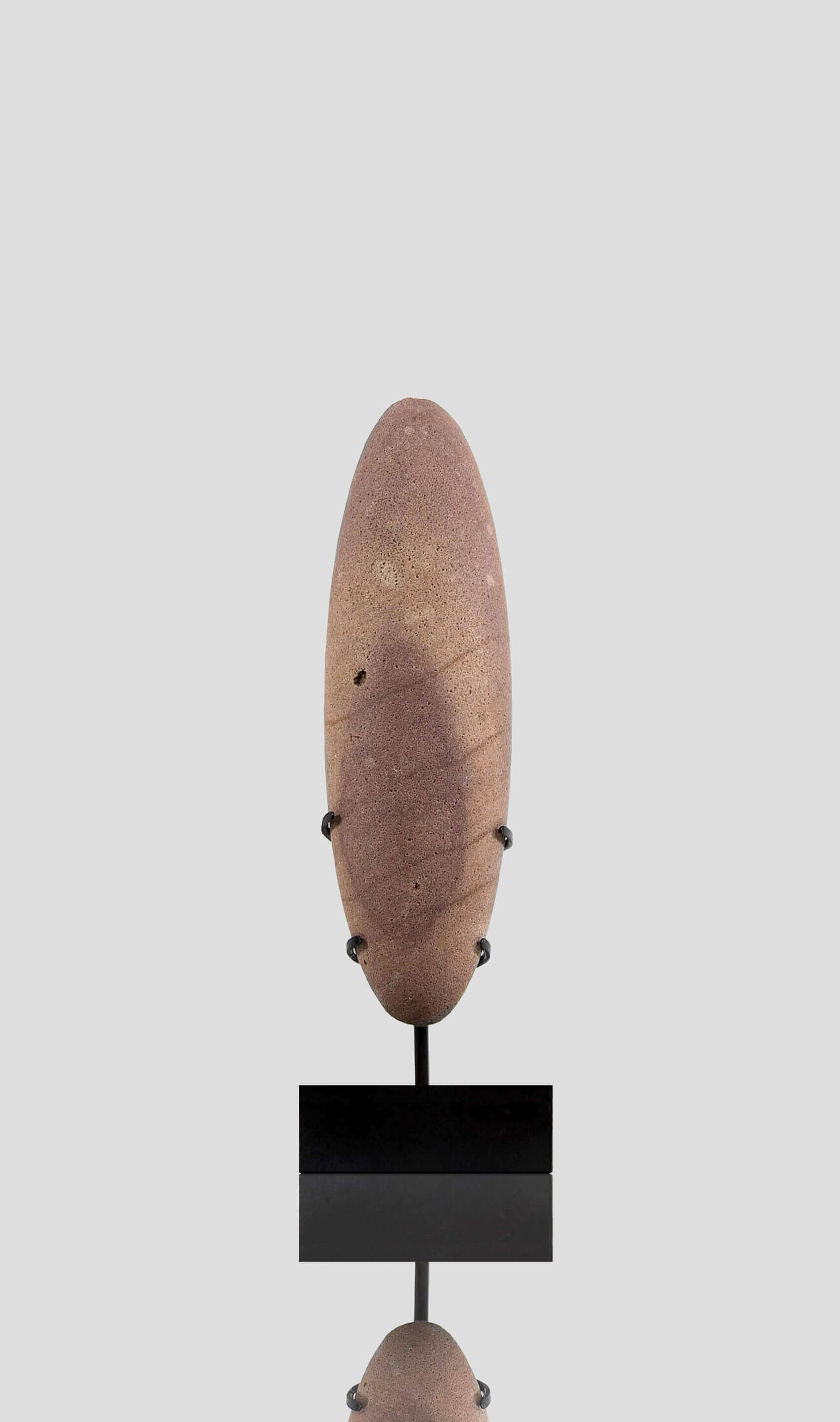 مدقة يدوية قبسية من العصر الحجري الحديث [8500 قبل الميلاد] 247 ملم