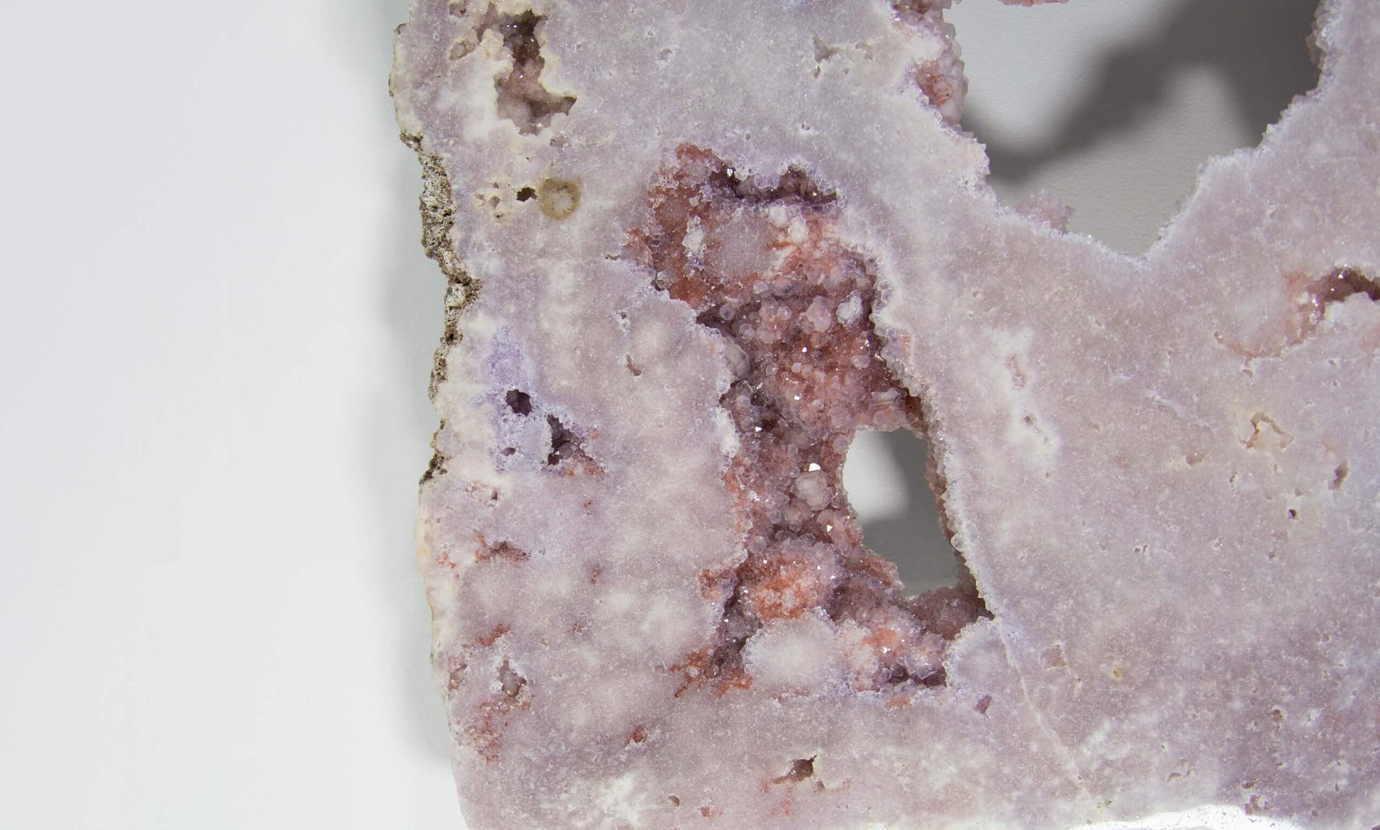Amethyst Lavender Very Large Slab Wall Feature 990mm close up displaying the clusters of amethyst