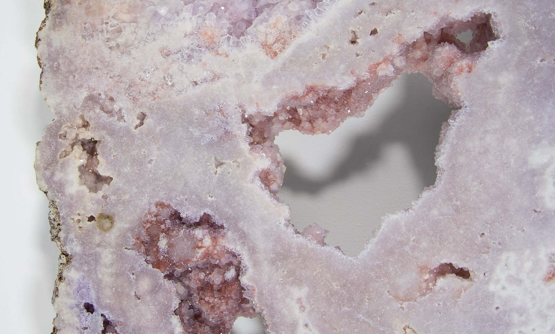Amethyst Lavender Very Large Slab Wall Feature 990mm close up displaying the clusters of amethyst